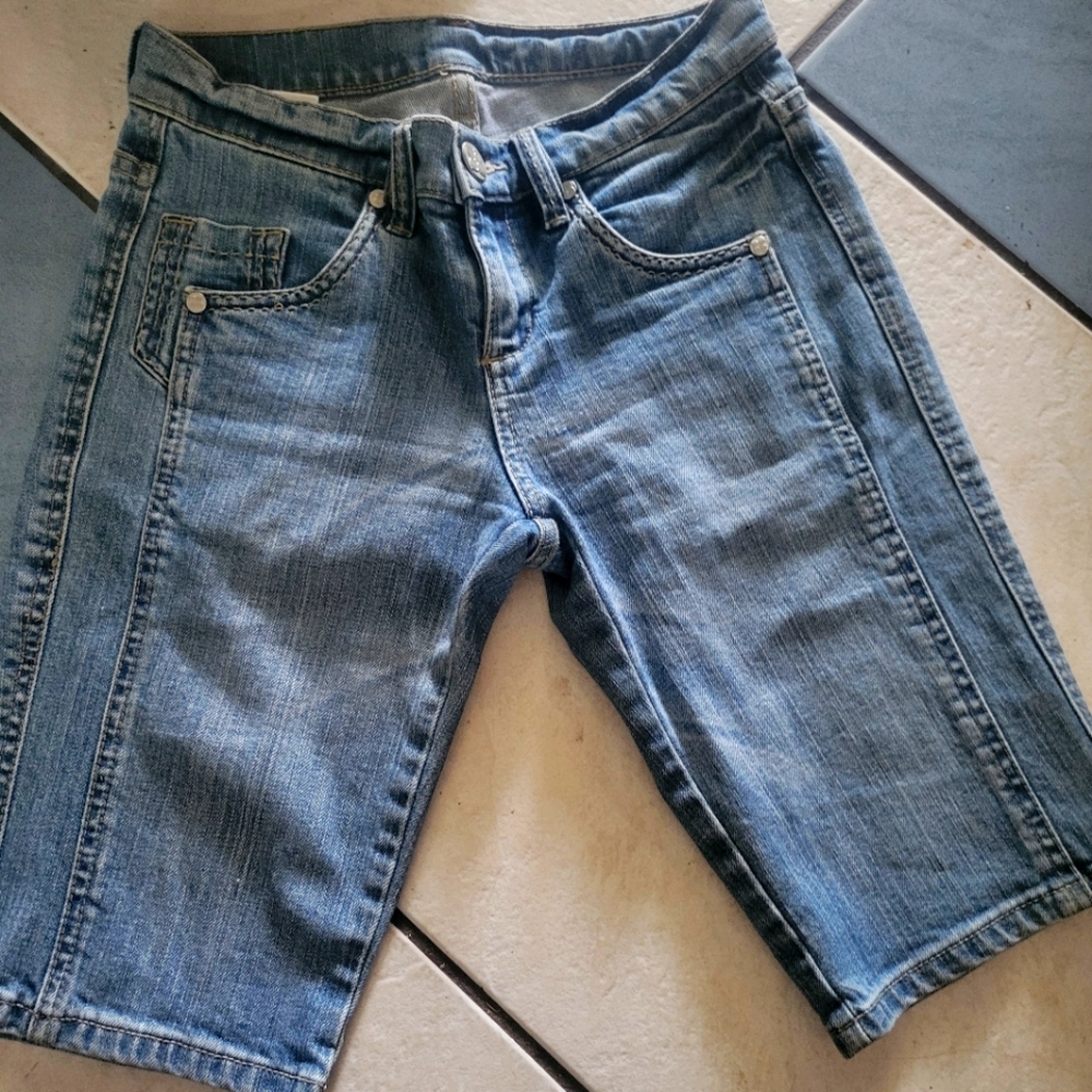 BCBGMAXAZRIA Jean Shorts Bermuda Size 26